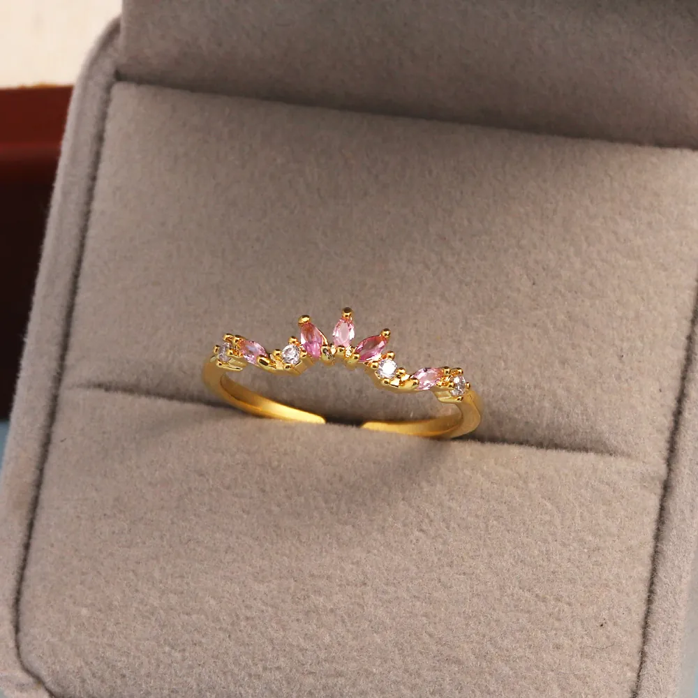 Crown V Ring